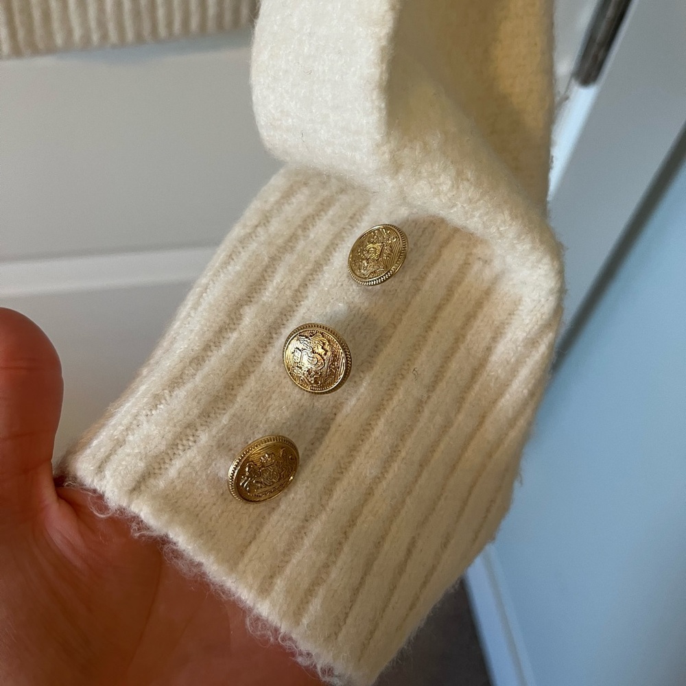 Nicole Miller Sweater with Gold Buttons Old Money Aesthetic - Picture 2 of 6